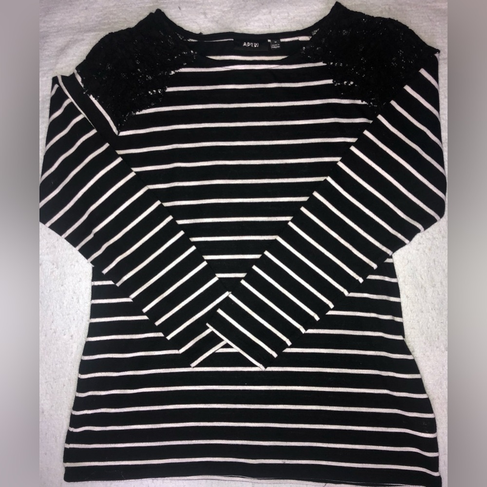 Size Medium Apt.9 L/S Top